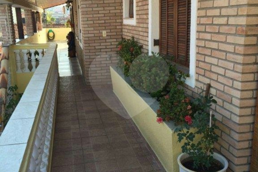 Sobrado à venda com 5 quartos, sendo 4 suítes, em Vila Mazzei, São Paulo, SP