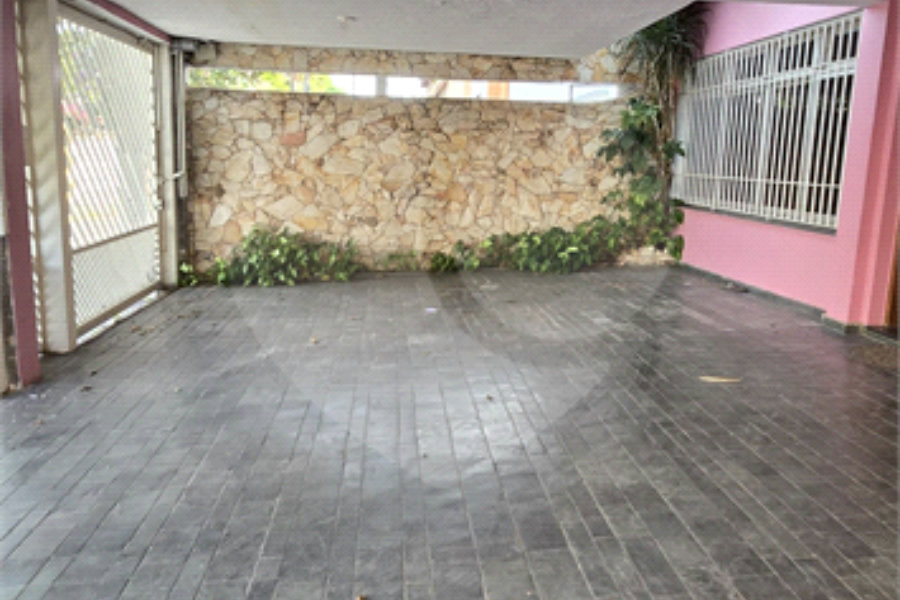 Casa à venda com 3 quartos, sendo 1 suíte, em Morumbi, São Paulo, SP