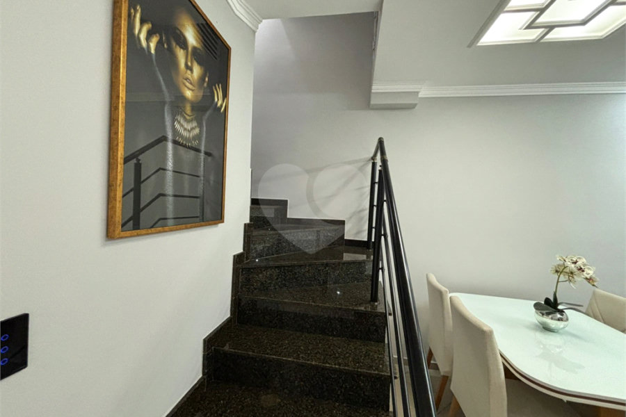 Casa à venda com 3 quartos, sendo 1 suíte, no condomínio Mira Estrela, São Paulo - SP
