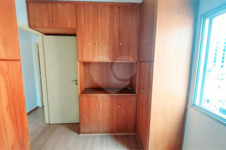 Apartamento à venda com 3 quartos, sendo 1 suíte, em Vila Olímpia, São Paulo, SP