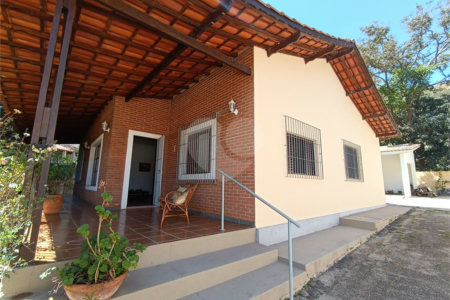 Casa para alugar com 3 quartos, sendo 1 suíte,  em Esplanada Mendes Moraes, São Roque, SP