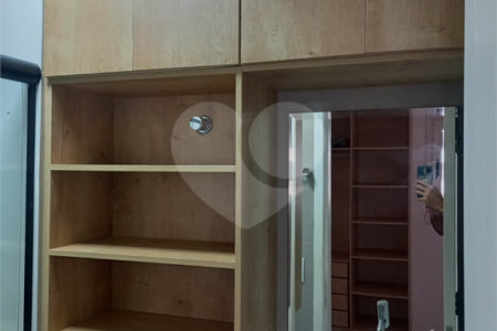 Apartamento à venda com 3 quartos, sendo 1 suíte,  em Vila Olímpia, São Paulo, SP