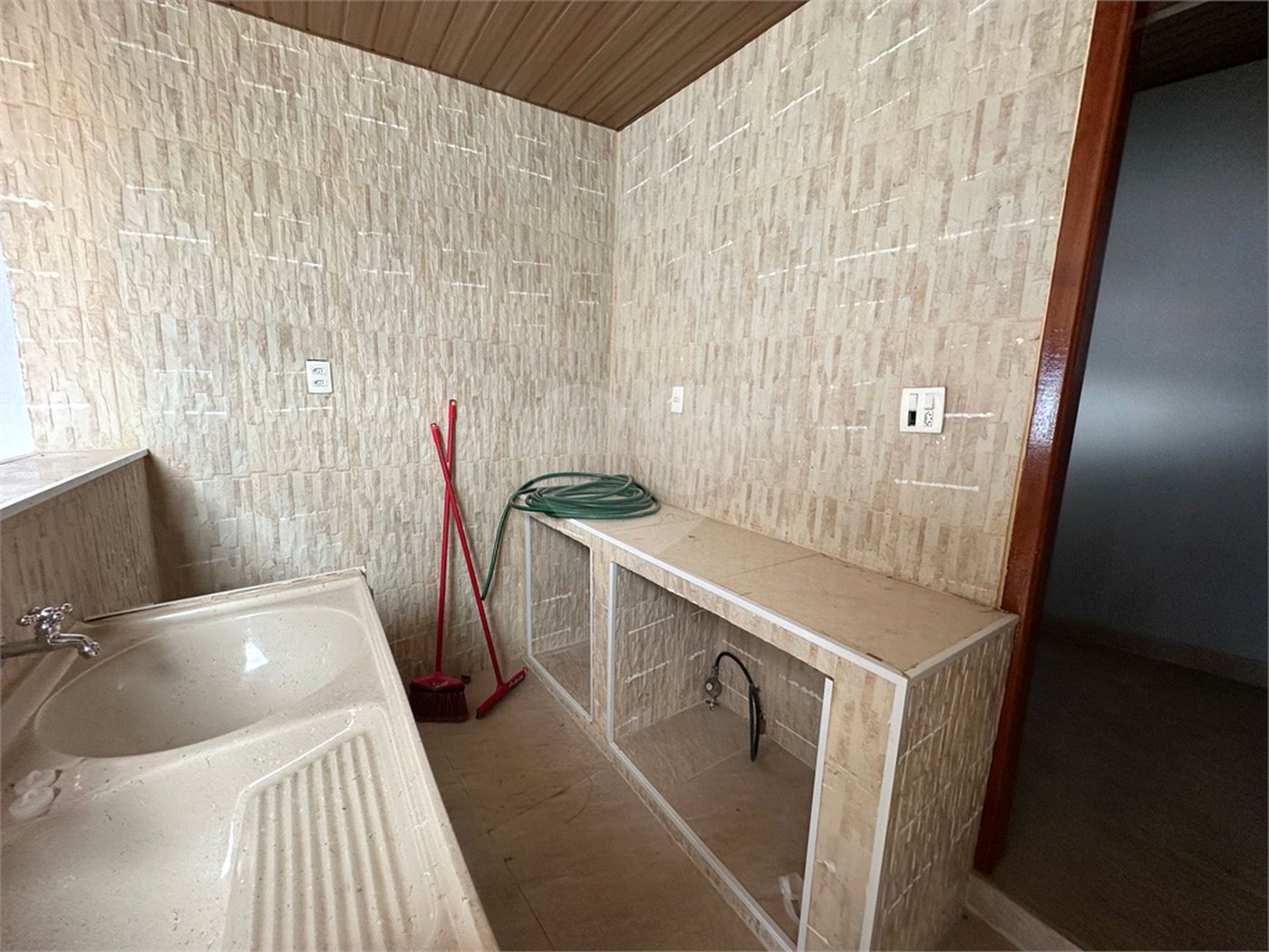 Casa à venda com 2 quartos, sendo 1 suíte, em Vila São José, Indaiatuba, SP
