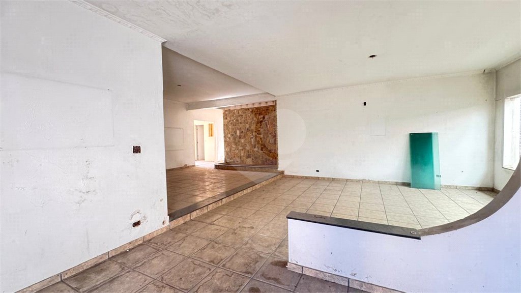 Casa para alugar com 5 quartos, sendo 2 suítes, no Centro, Suzano, SP