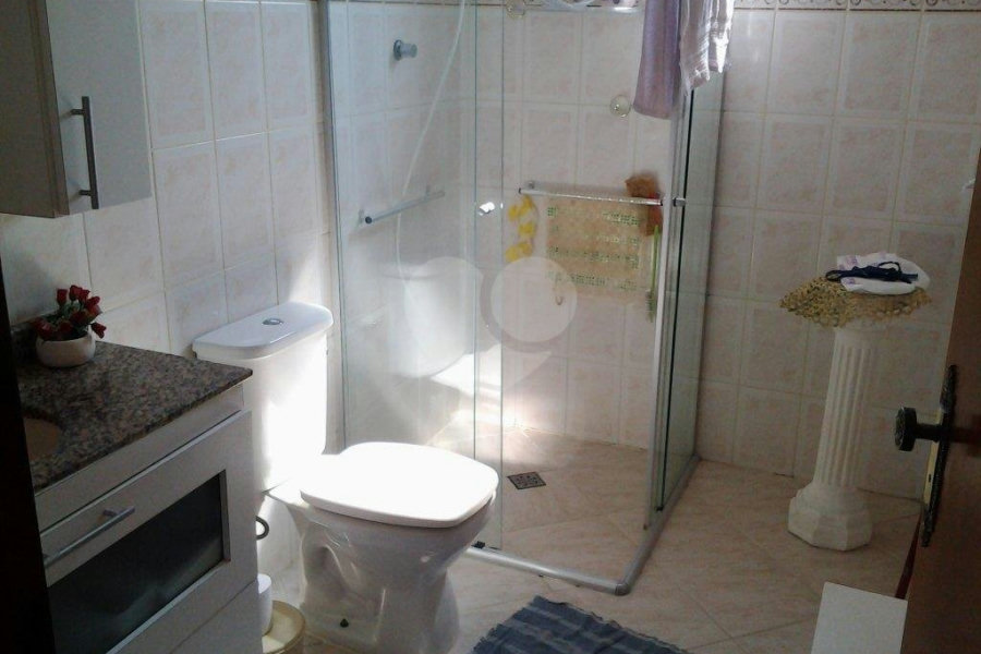 Apartamento à venda com 3 quartos, sendo 2 suítes, em Vila Tupi, Praia Grande, SP