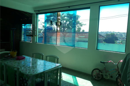 Casa à venda com 4 quartos, sendo 2 suítes, em Jardim Rosina, São Paulo, SP