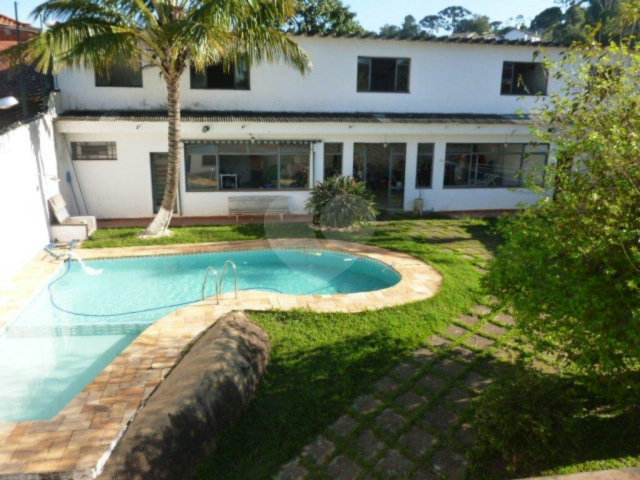 Casa Térrea à venda com 4 quartos, sendo 1 suíte,  em Tremembé, São Paulo, SP