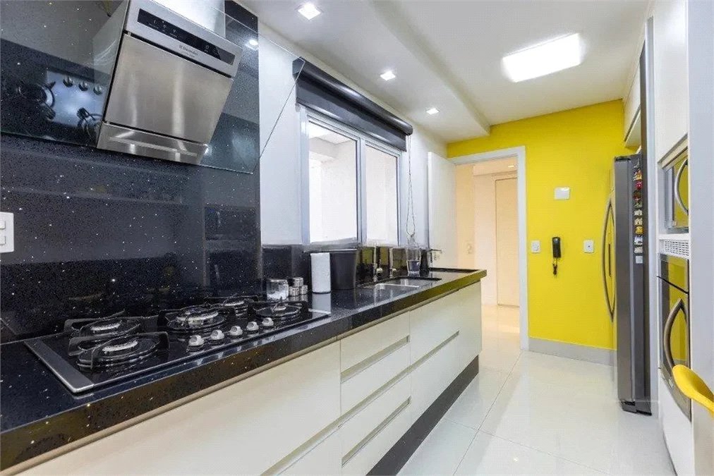 Apartamento à venda com 3 suítes em Vila Romana, São Paulo, SP
