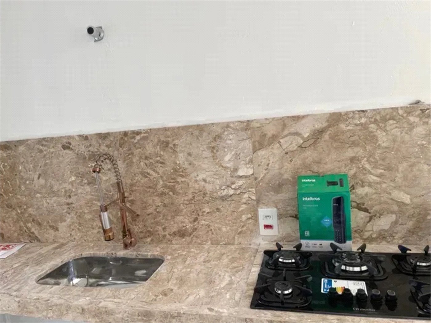 Casa à venda com 3 quartos, sendo 1 suíte, no condomínio Horto Florestal Villagio, Sorocaba - SP