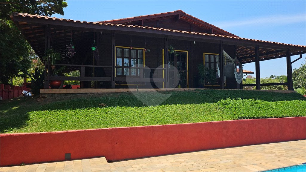 Casa à venda com 4 quartos, sendo 3 suítes, no condomínio Residncial Euroville, Carapicuíba - SP