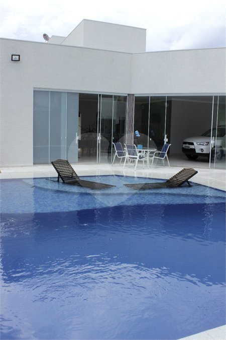 Casa à venda com 4 suítes no condomínio Dos Lagos, Itupeva - SP