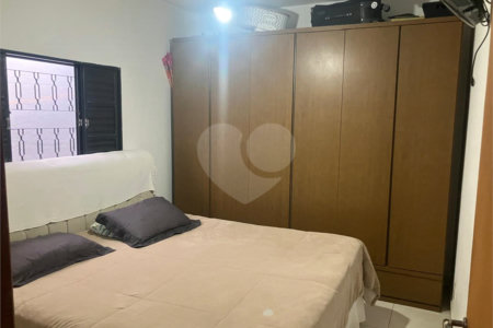 Casa Térrea à venda com 3 quartos em Vila Nivi, São Paulo, SP