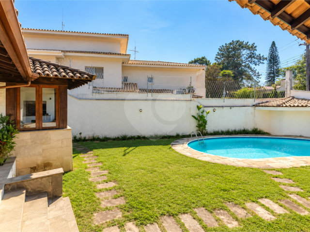 Casa Térrea à venda com 4 quartos, sendo 2 suítes,  em Alto da Boa Vista, São Paulo, SP