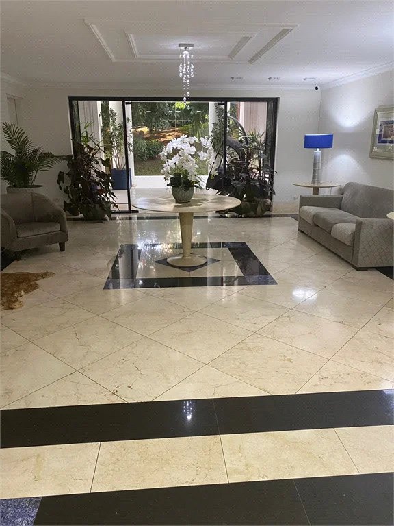 Apartamento à venda com 3 quartos, sendo 1 suíte,  em Vila Andrade, São Paulo, SP