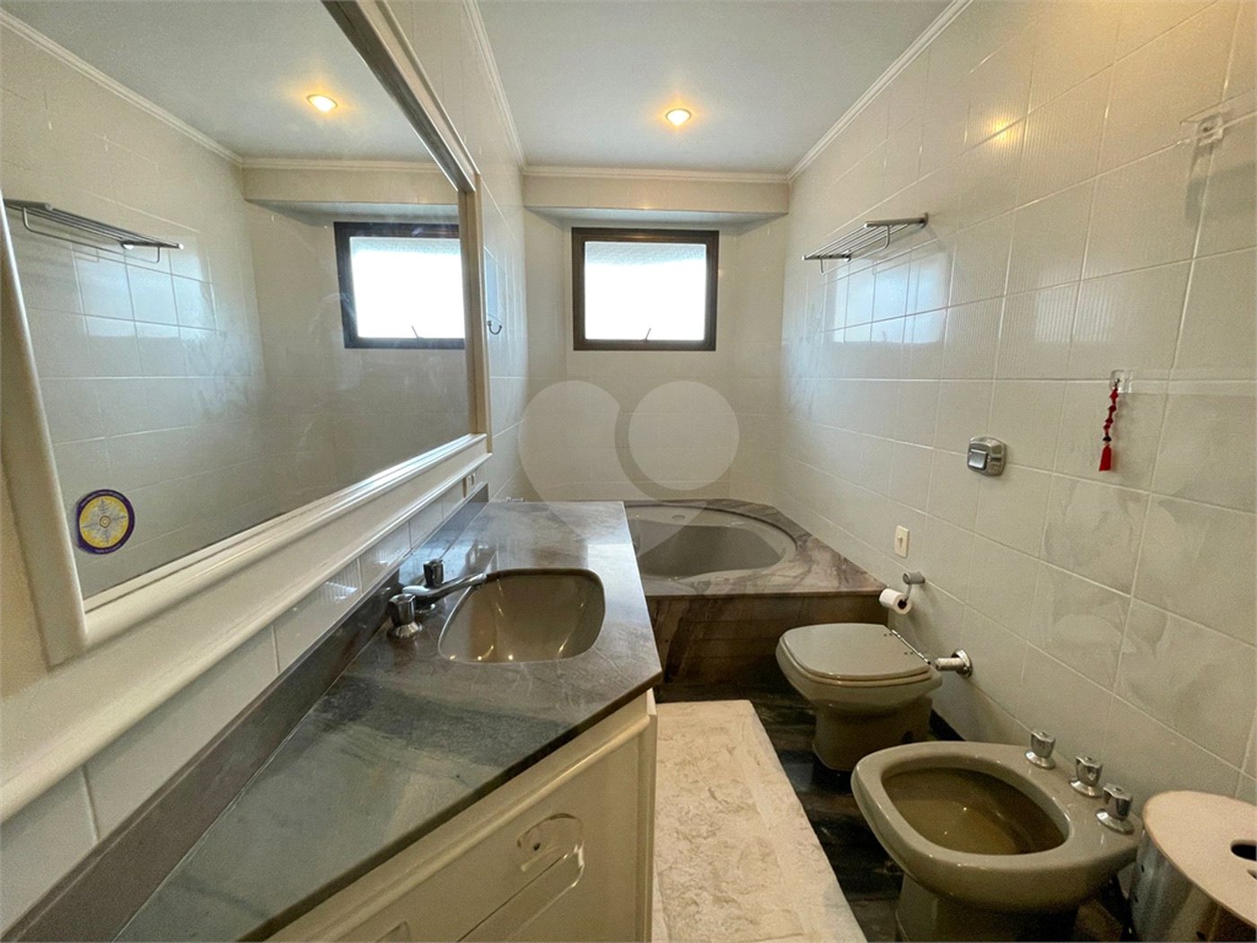 Apartamento à venda com 4 quartos, sendo 3 suítes, em Campo Belo, São Paulo, SP
