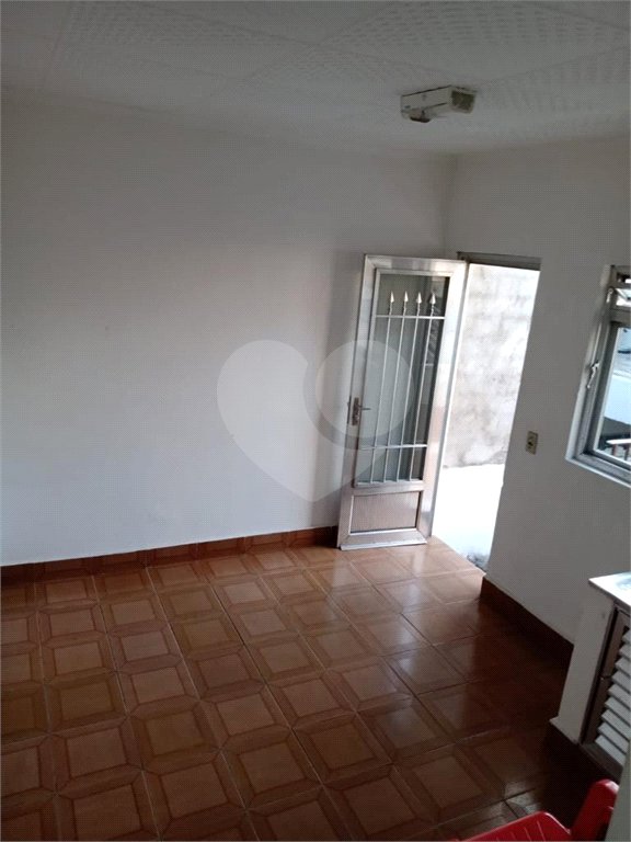Casa à venda com 3 quartos, sendo 1 suíte, em Vila Carrão, São Paulo, SP