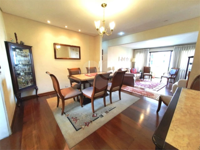Apartamento à venda com 3 quartos, sendo 1 suíte,  em Morumbi, São Paulo, SP