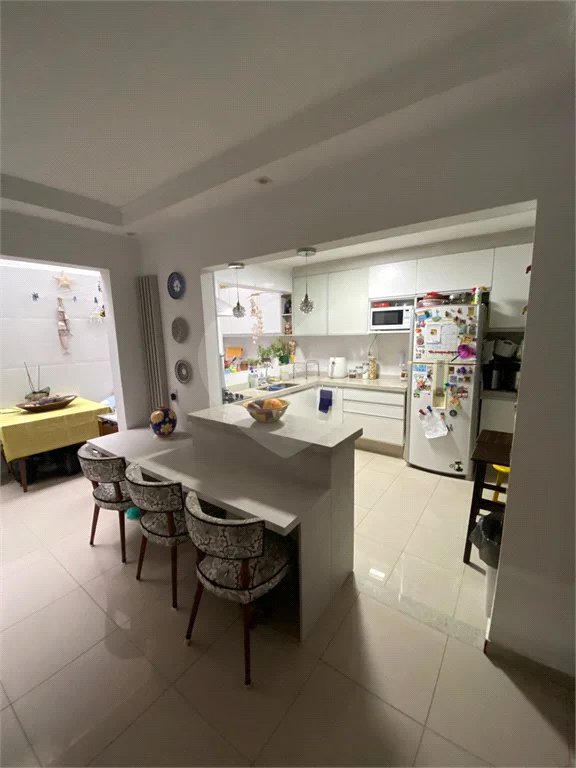 Casa à venda com 3 quartos, sendo 1 suíte, no condomínio Residencial Santa Teresinha, São Paulo - SP