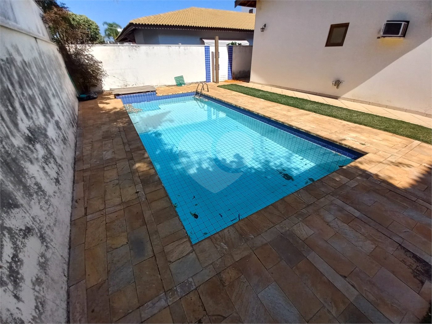 Casa Térrea no Condomínio Damha I,