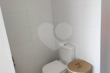 Casa à venda com 3 suítes no condomínio Estância Marambaia, Vinhedo - SP