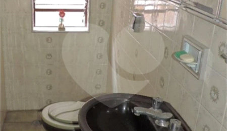Sobrado à venda com 4 quartos em Vila Ipojuca, São Paulo, SP