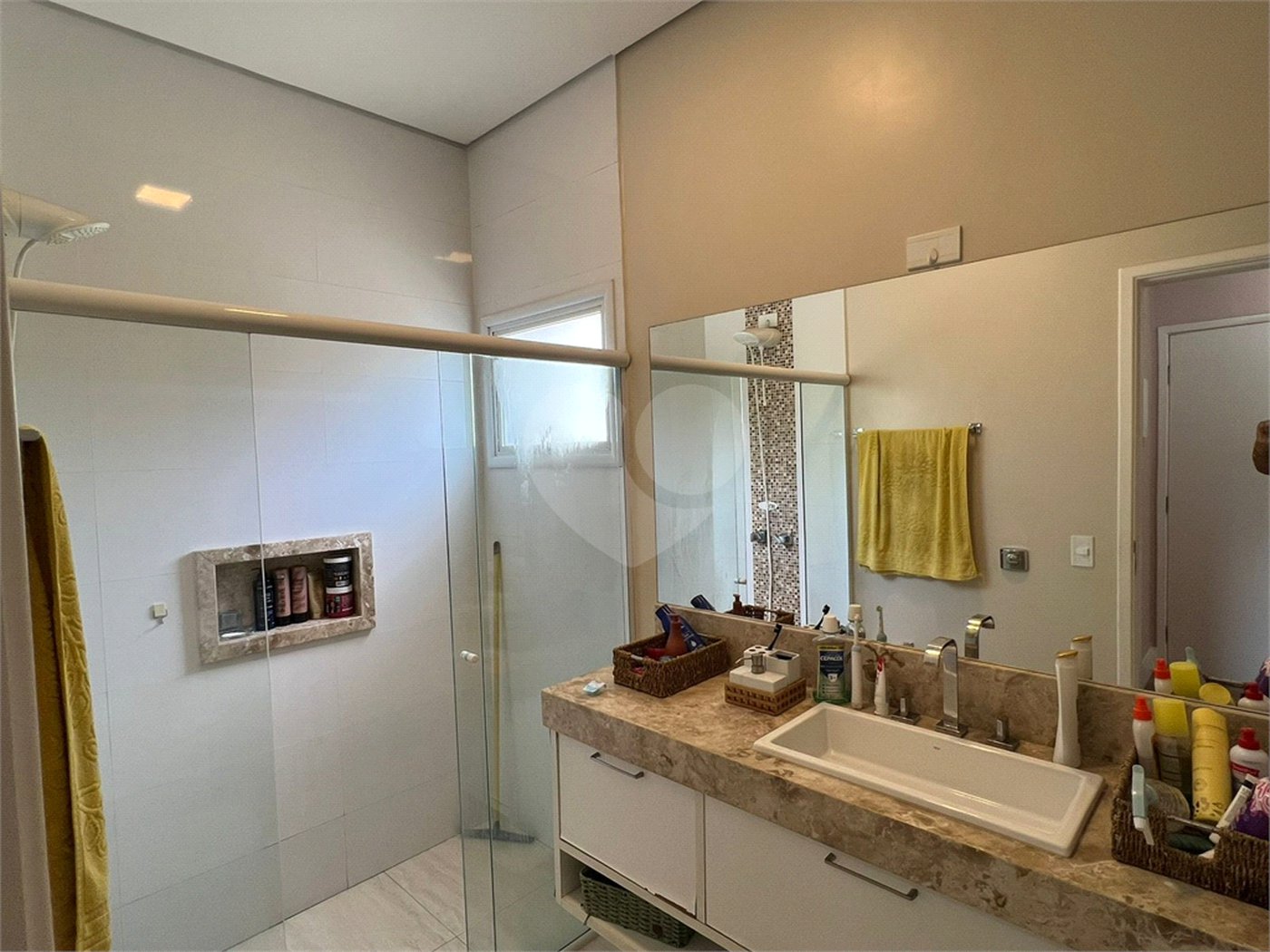 Casa à venda com 3 quartos, sendo 1 suíte,  no condomínio Golden Park Residence, Sorocaba - SP