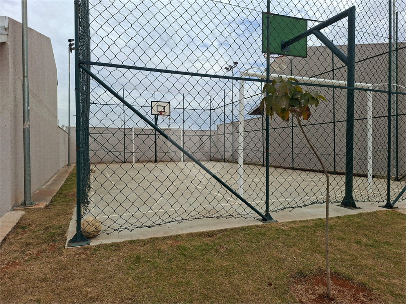 Casa à venda com 2 quartos no condomínio Villagio Allegro, Itapetininga - SP