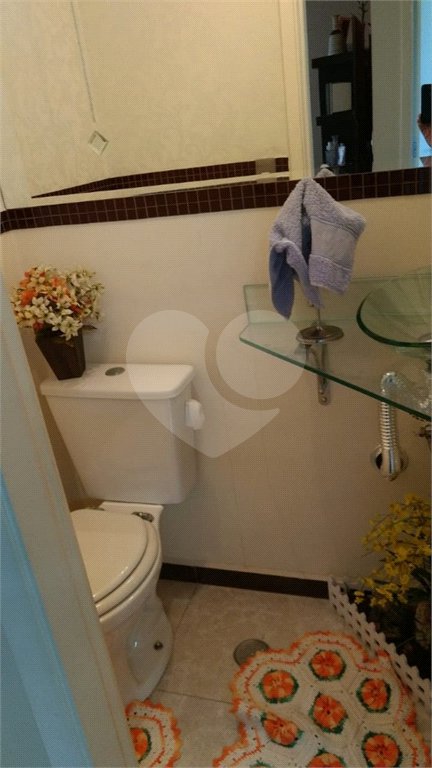 Casa à venda com 3 quartos, sendo 1 suíte, no condomínio Residencial Água Fria, São Paulo - SP