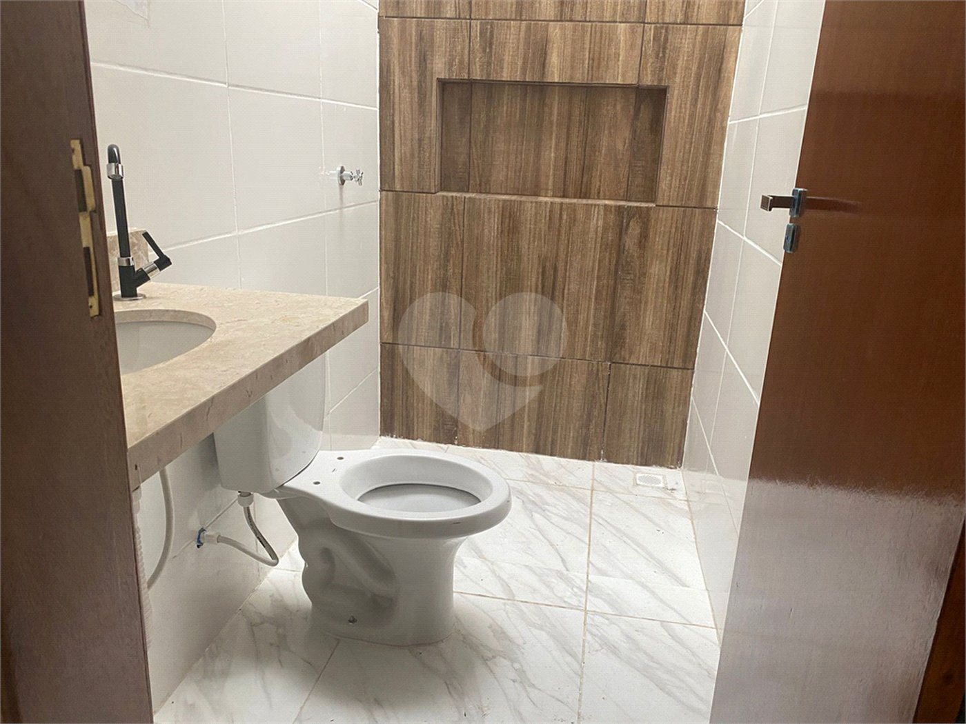 Casa de Vila à venda com 2 quartos em Jardim Santa Marta, Sorocaba, SP