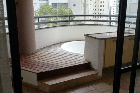 Apartamento à venda com 4 quartos, sendo 2 suítes,  em Vila Andrade, São Paulo, SP
