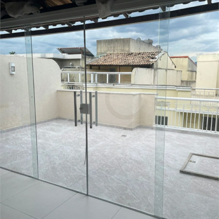 Cobertura à venda com 3 quartos, sendo 2 suítes, em Cachamorra, Rio de Janeiro, RJ