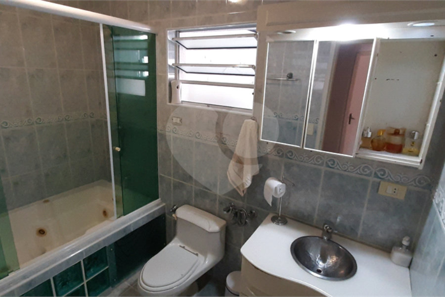 Sobrado à venda com 4 quartos, sendo 2 suítes, em Tremembé, São Paulo, SP
