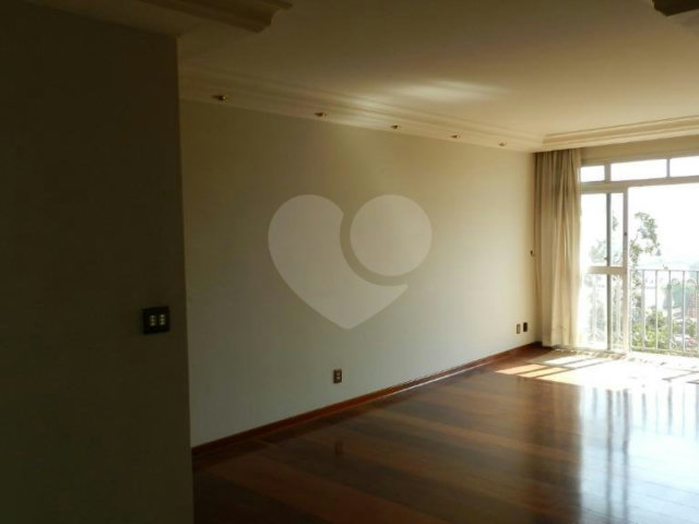 Apartamento à venda com 3 quartos, sendo 1 suíte,  em Alto da Boa Vista, São Paulo, SP