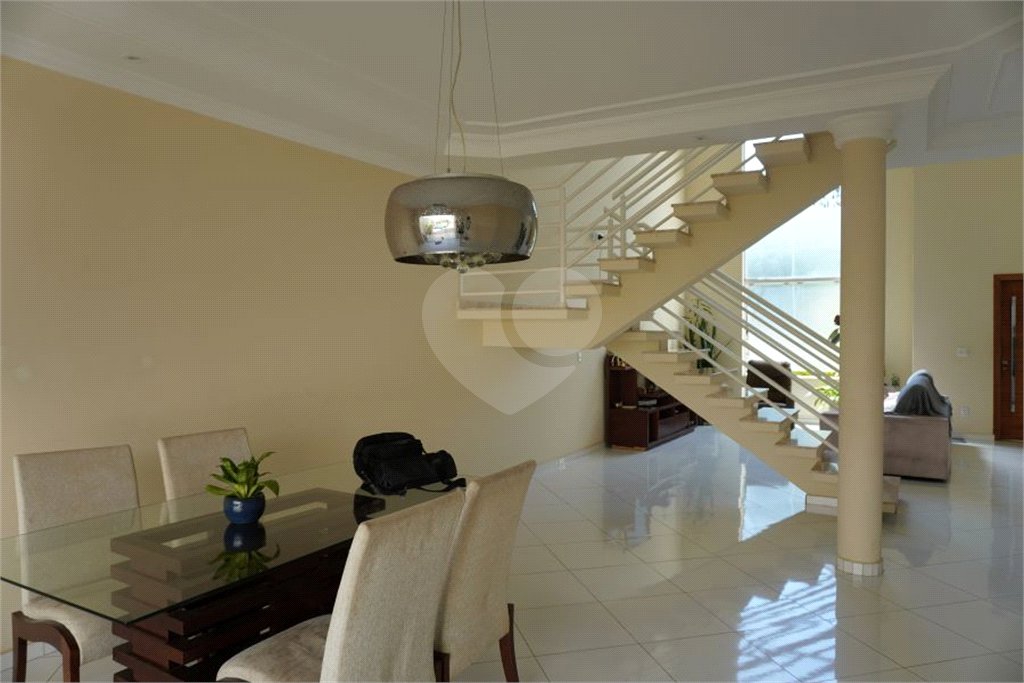 Casa à venda com 3 suítes no condomínio Amstalden, Indaiatuba - SP