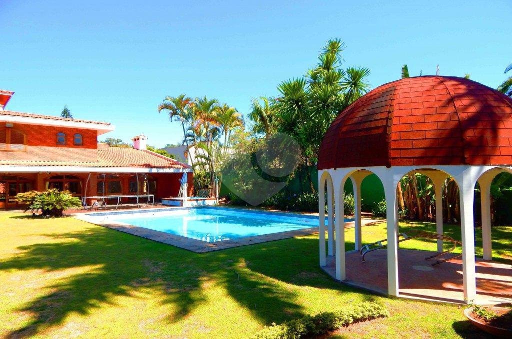 Sobrado à venda com 6 suítes em Jardim Cordeiro, São Paulo, SP