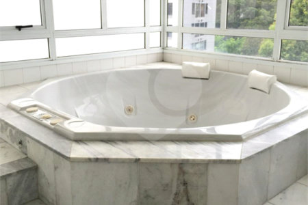 Apartamento à venda com 4 suítes em Vila Suzana, São Paulo, SP