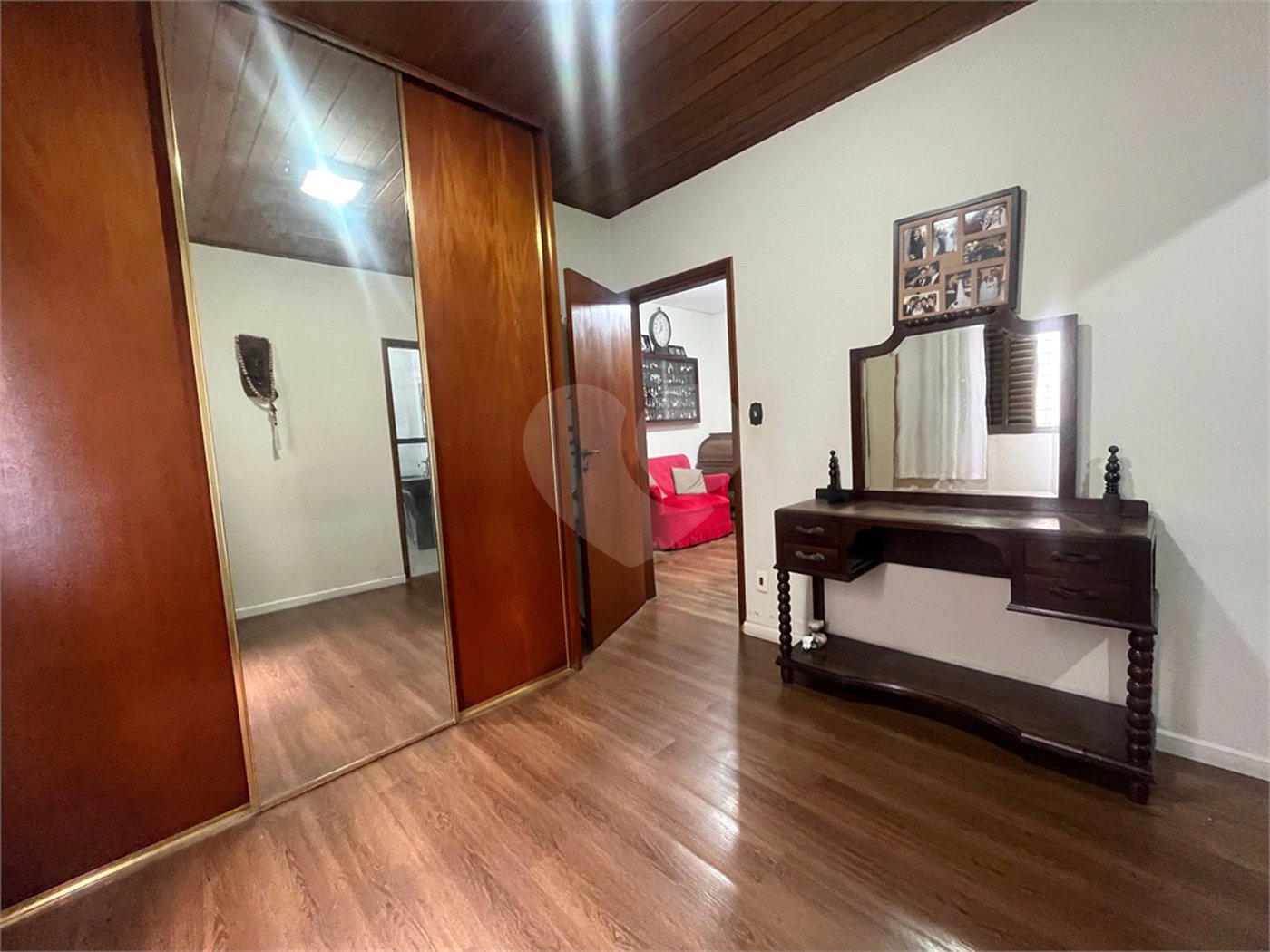 Casa à venda com 4 quartos, sendo 1 suíte,  em Jardim Franca, São Paulo, SP