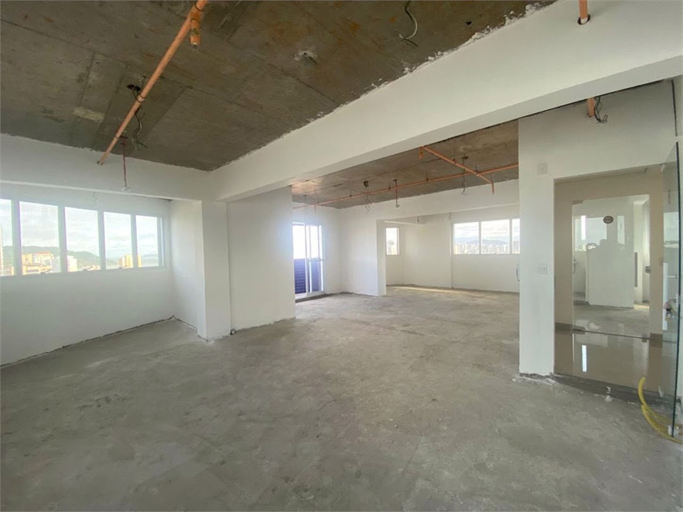Sala Comercial à venda, Ponta da Praia, Santos - SA0100.