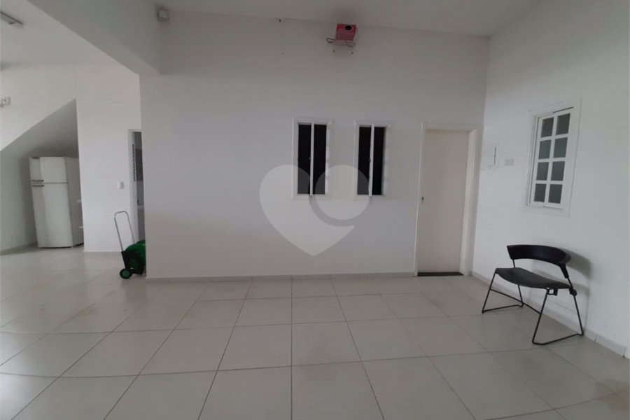 Sobrado à venda com 4 quartos, sendo 3 suítes, em Tremembé, São Paulo, SP