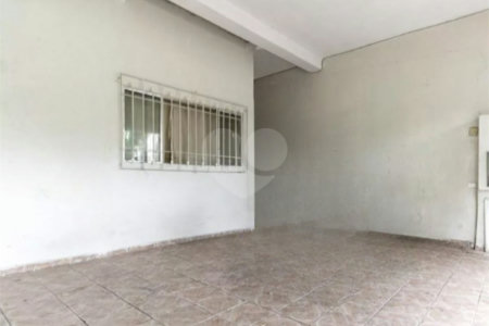 Casa à venda com 5 quartos em Sítio Caraguata, São Paulo, SP