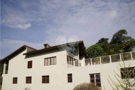 Casa à venda com 5 quartos, sendo 1 suíte,  no condomínio Chacaras do Lago, Vinhedo - SP