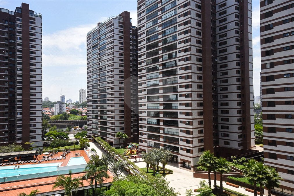 Apartamento à venda com 3 suítes em Granja Julieta, São Paulo, SP