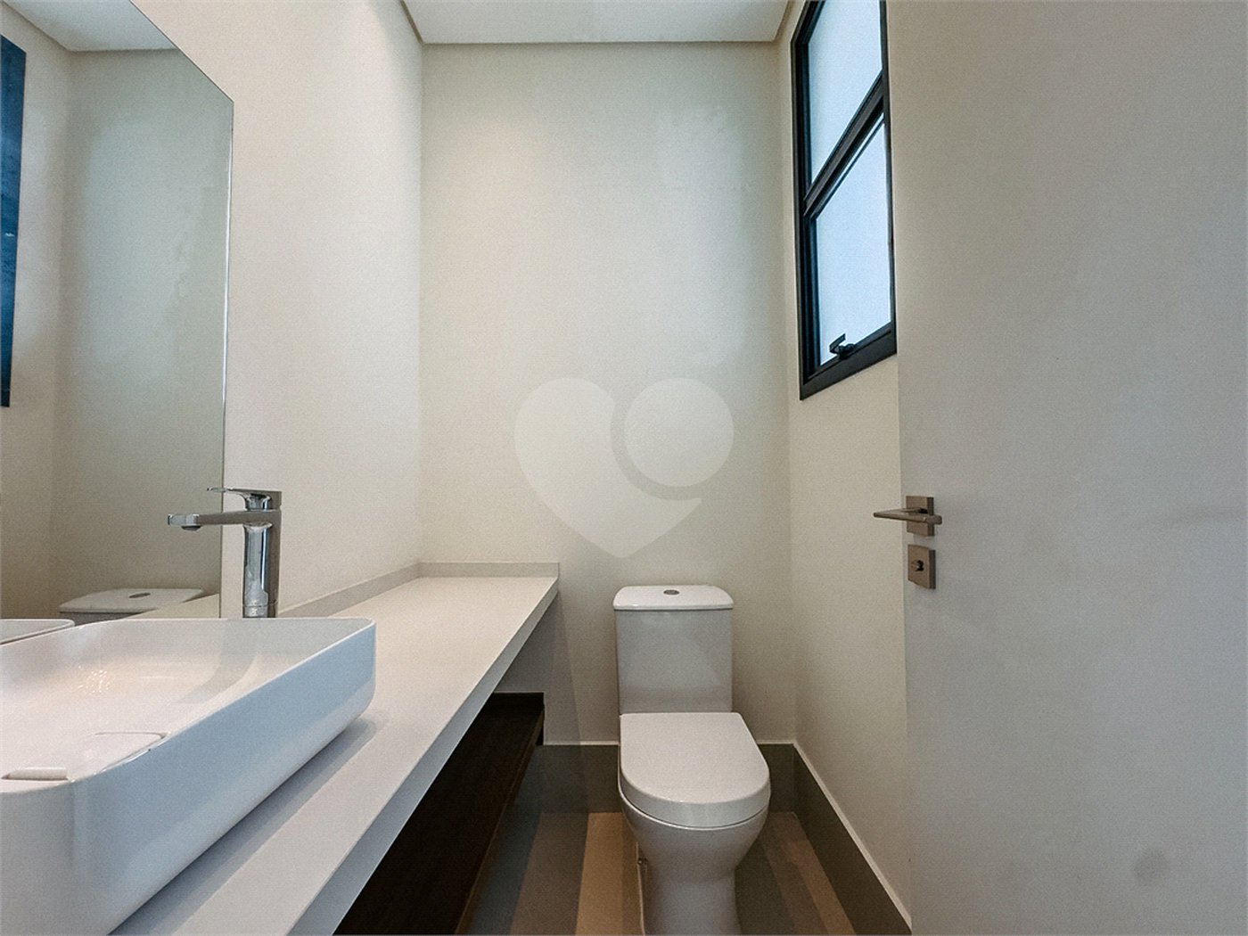 Casa à venda com 4 suítes no condomínio Villa dos Pinheiros, Indaiatuba - SP