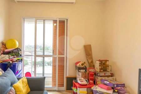 Apartamento à venda com 3 quartos, sendo 1 suíte, em Vila Anastácio, São Paulo, SP