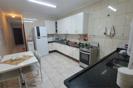 Casa à venda com 3 quartos, sendo 1 suíte, no condomínio Residencial Vale das Laranjeiras, Indaiatuba - SP