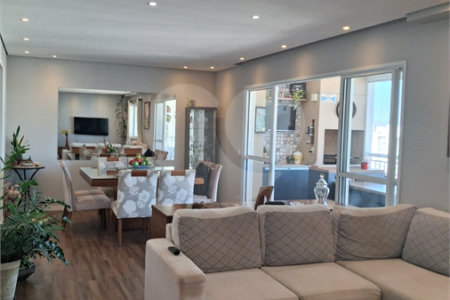 Apartamento à venda com 3 quartos, sendo 1 suíte, no Centro, São Bernardo do Campo, SP