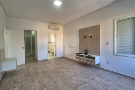 Casa à venda com 3 quartos, sendo 1 suíte, no condomínio Lago da Serra, Araçoiaba da Serra - SP