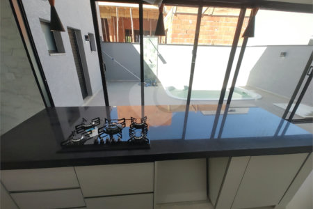 Casa à venda com 3 suítes no condomínio Terras de São Francisco, Sorocaba - SP
