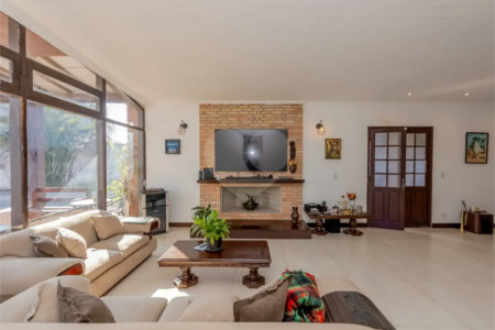 Casa à venda ou para alugar com 5 quartos, sendo 3 suítes, em Chácara Pavoeiro, Cotia, SP