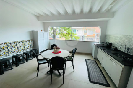 Casa à venda com 4 quartos, sendo 1 suíte,  em Jardim Stella, Santo André, SP